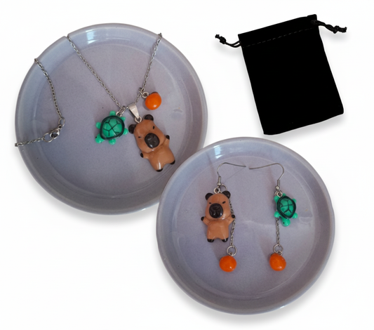 Collar y aretes lindos capibaras con tortuga y mandarinas, 2pz set joyería acero inoxidable