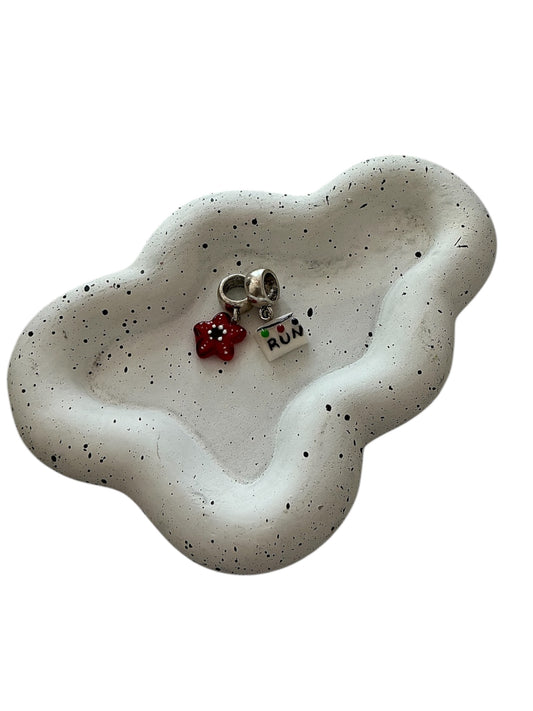 Charms dijes para pulsera, deseño Stranger Things, 2pz temáticas, acero inoxidable