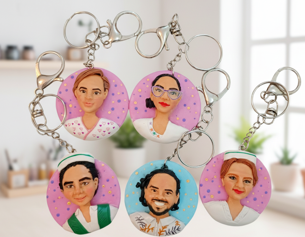 Llavero circular retrato realista, carita a medio cuerpo personalizada, caricatura 1pz