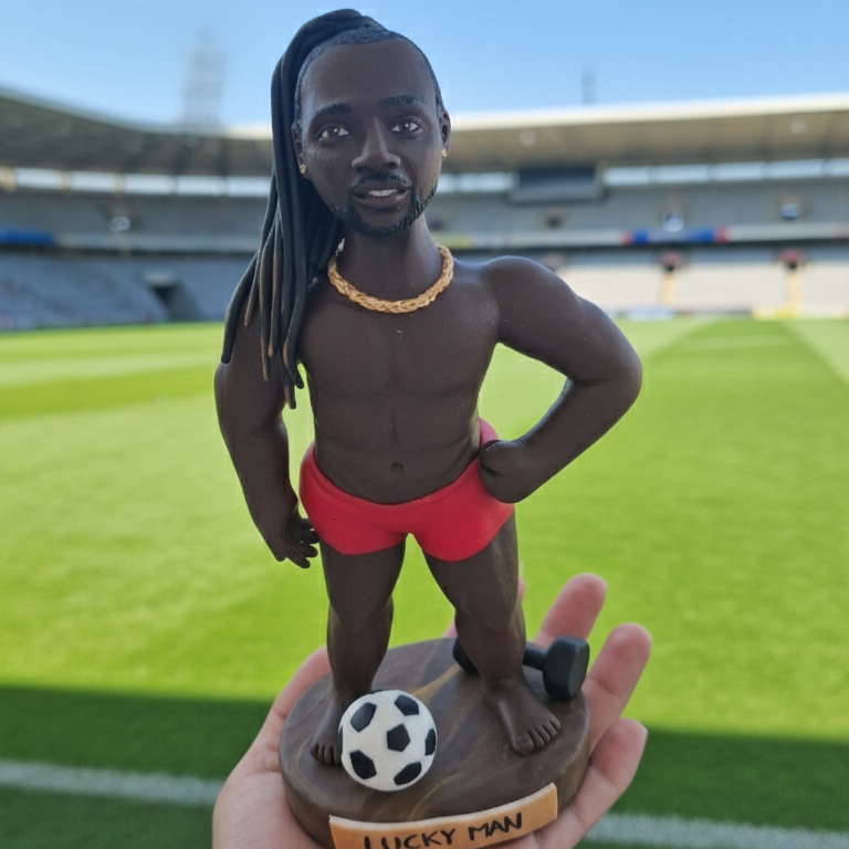 Figura retrato realista caricatura 20cm, personalizadas desde una foto