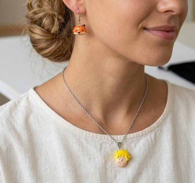 El principito collar y aretes, set joyería artesanal, dijes zorro, rosa y principito 2pz