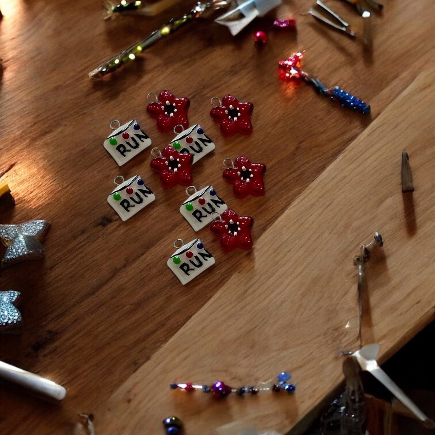 Dijes para armar joyería Stranger Things 10pz, colgantes para bisutería