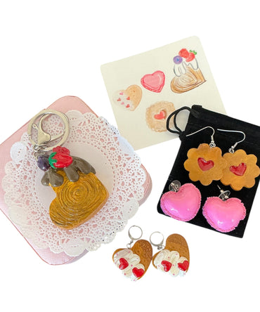 Joyero que celebra el Amor y la Amistad , ideal para regala este San Valentín, contiene varios accesorios llavero, aretes y más