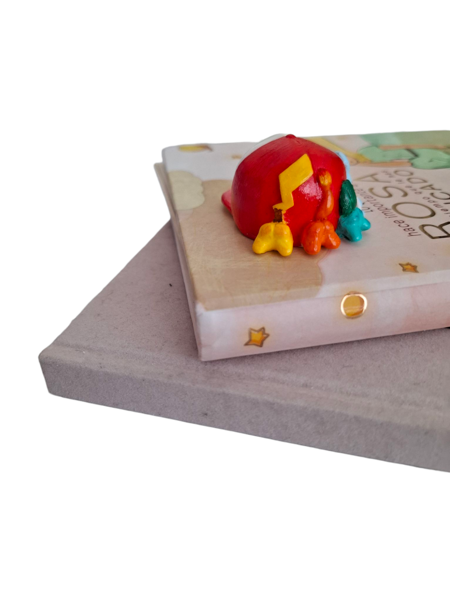 Figura decorativa 3D de la gorra Ash, inspirada en Pokemon , divertido diseño con pikachu y sus amigo 1pz