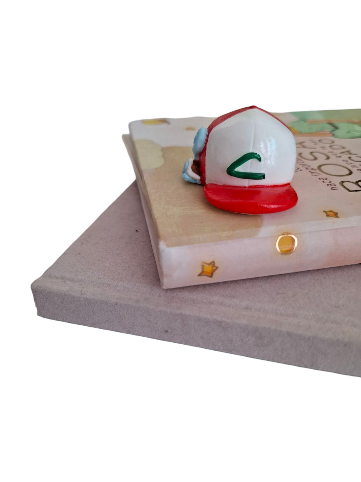 Figura decorativa 3D de la gorra Ash, inspirada en Pokemon , divertido diseño con pikachu y sus amigo 1pz